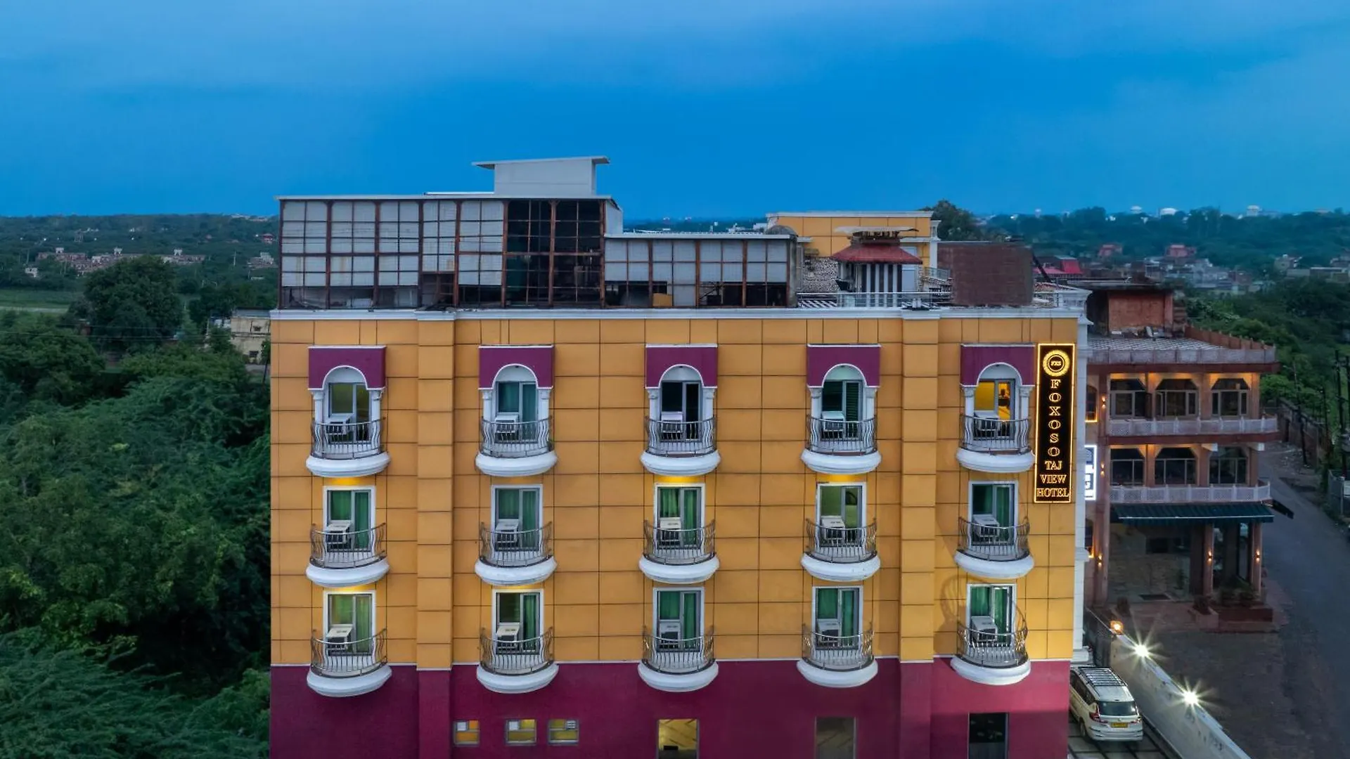 Foxoso Taj View Hotel Agra