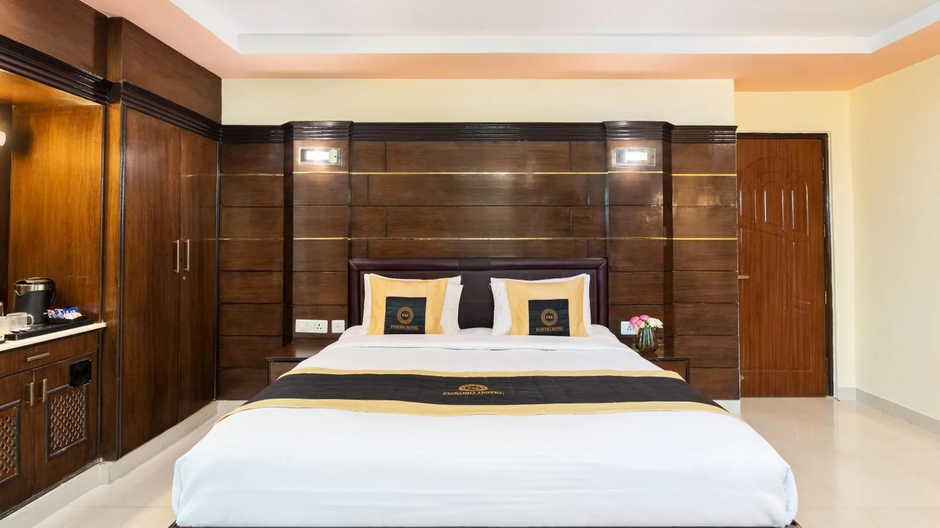 Foxoso Taj View Hotel Agra