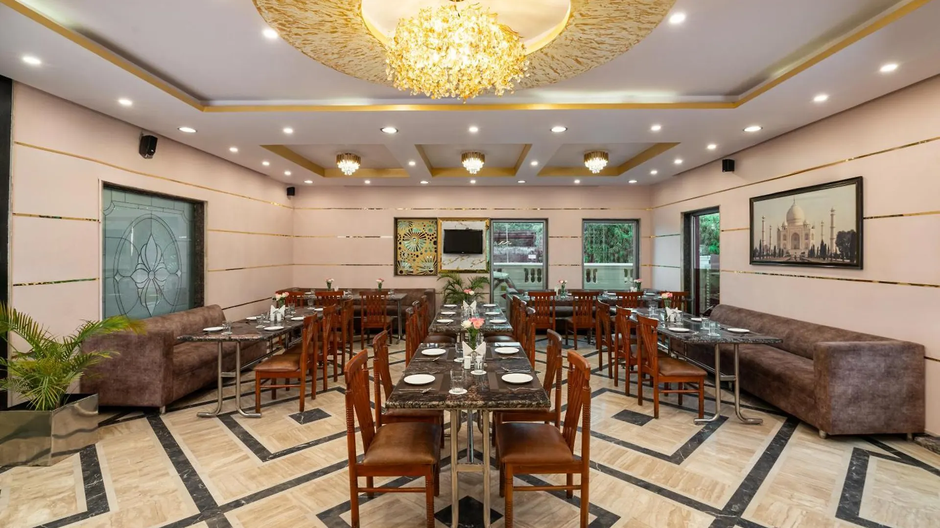 Foxoso Taj View Hotel Agra  Agra (Uttar Pradesh)