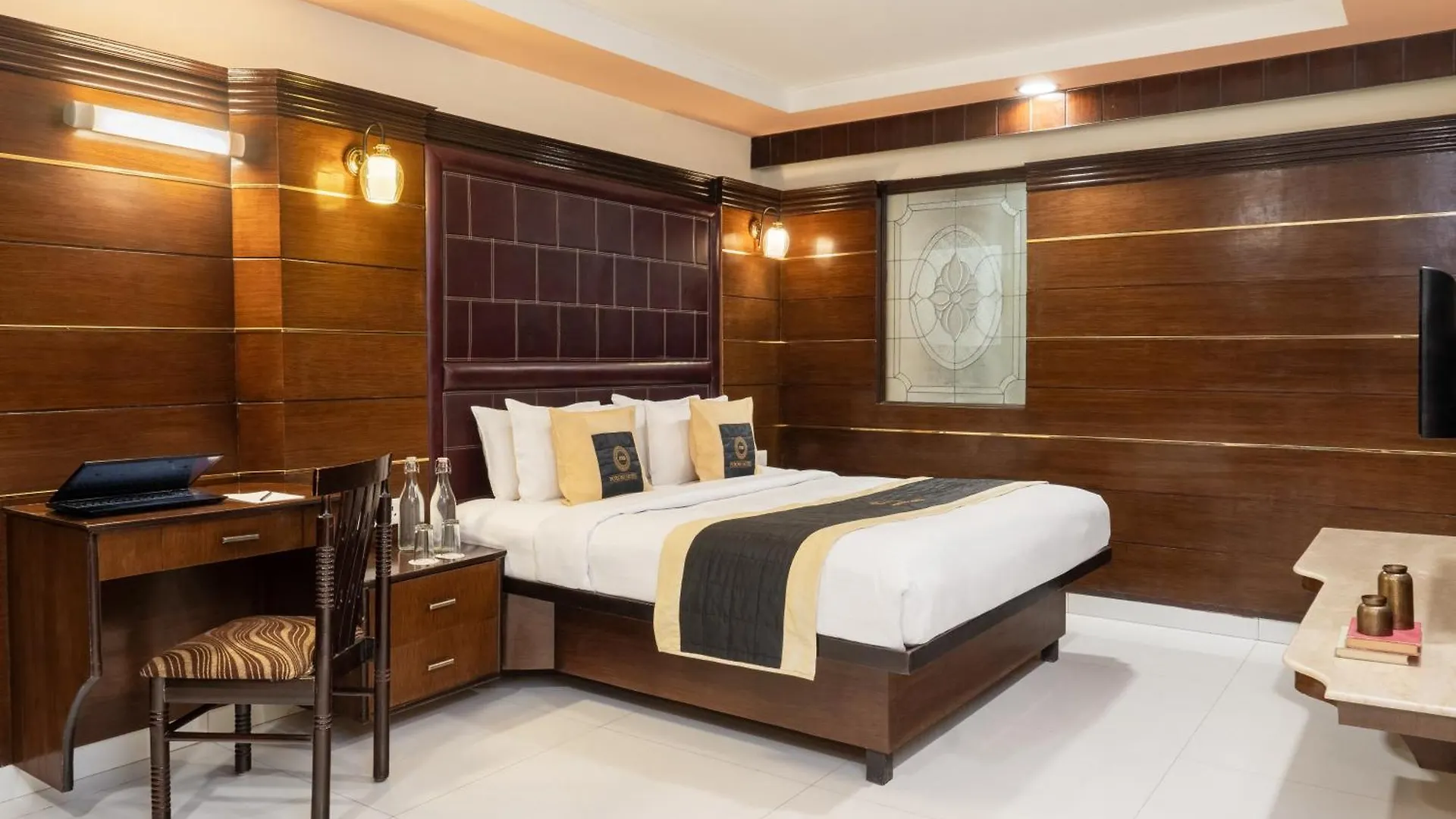 Foxoso Taj View Hotel Agra  4*, Agra (Uttar Pradesh)