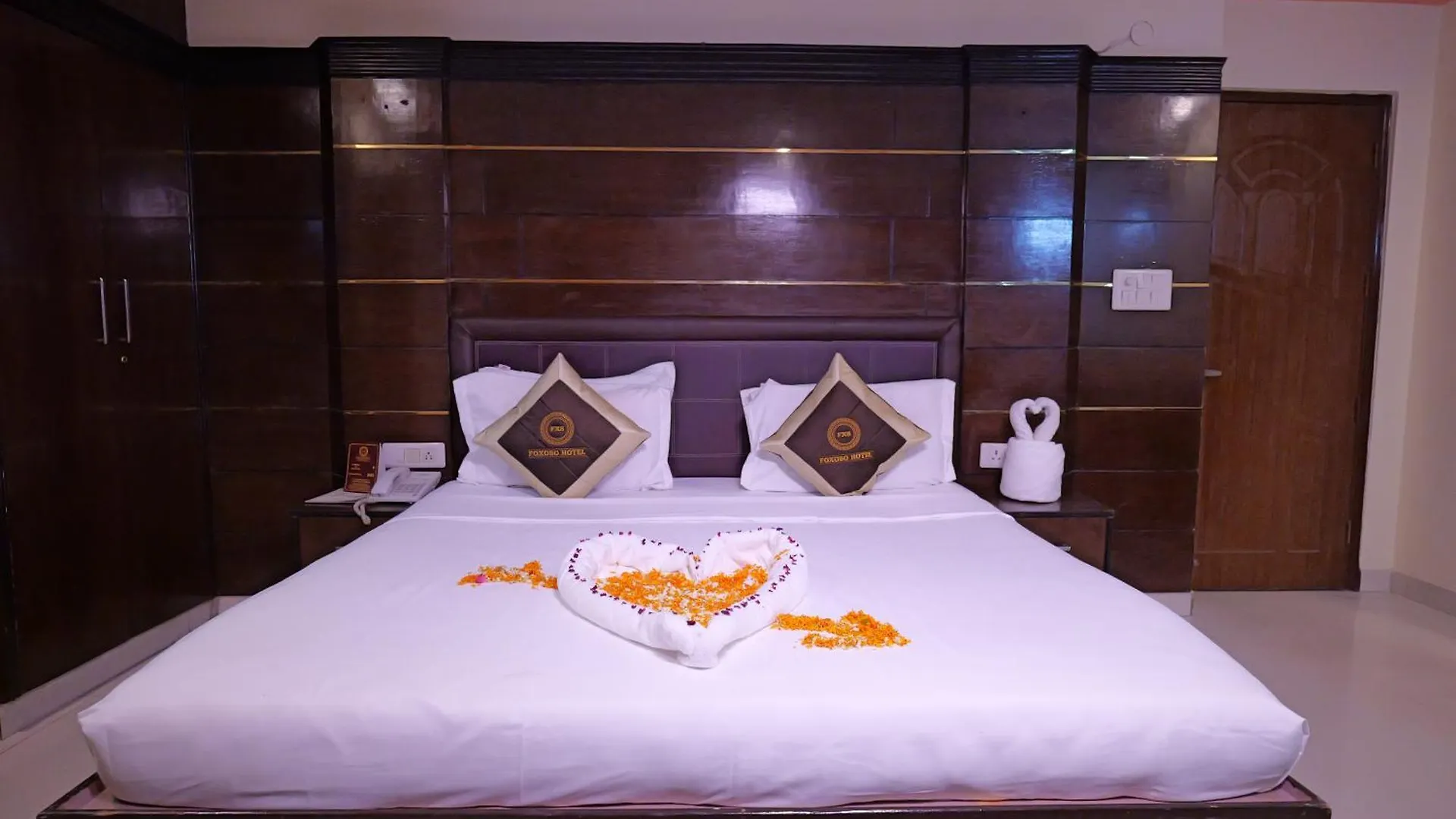 Foxoso Taj View Hotel Agra